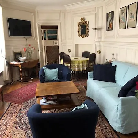Le 35 Rue Coquilliere With Airport Pick-up Service *