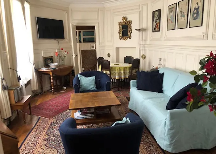 Le 35 Rue Coquilliere With Airport Pick-up Service Apartament Paryż